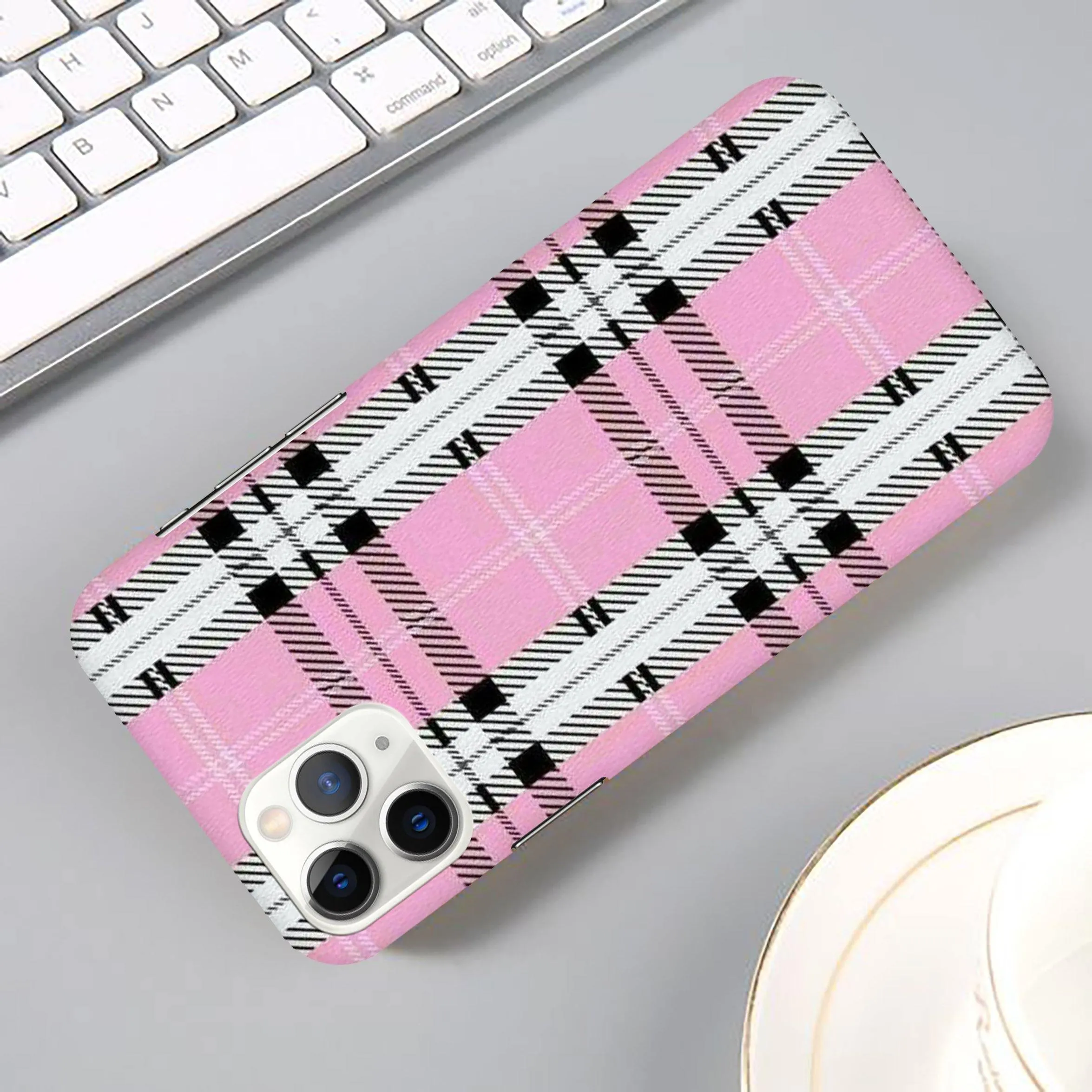 Cloth Pattern Slim Matte Phone Case Cover