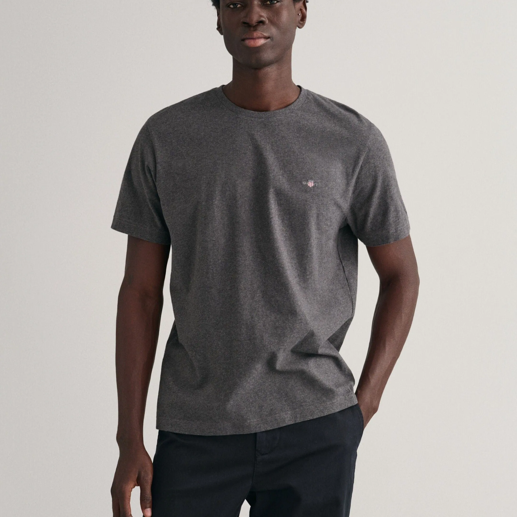 GANT Regular Fit Shield T-Shirt in Antracit Melange