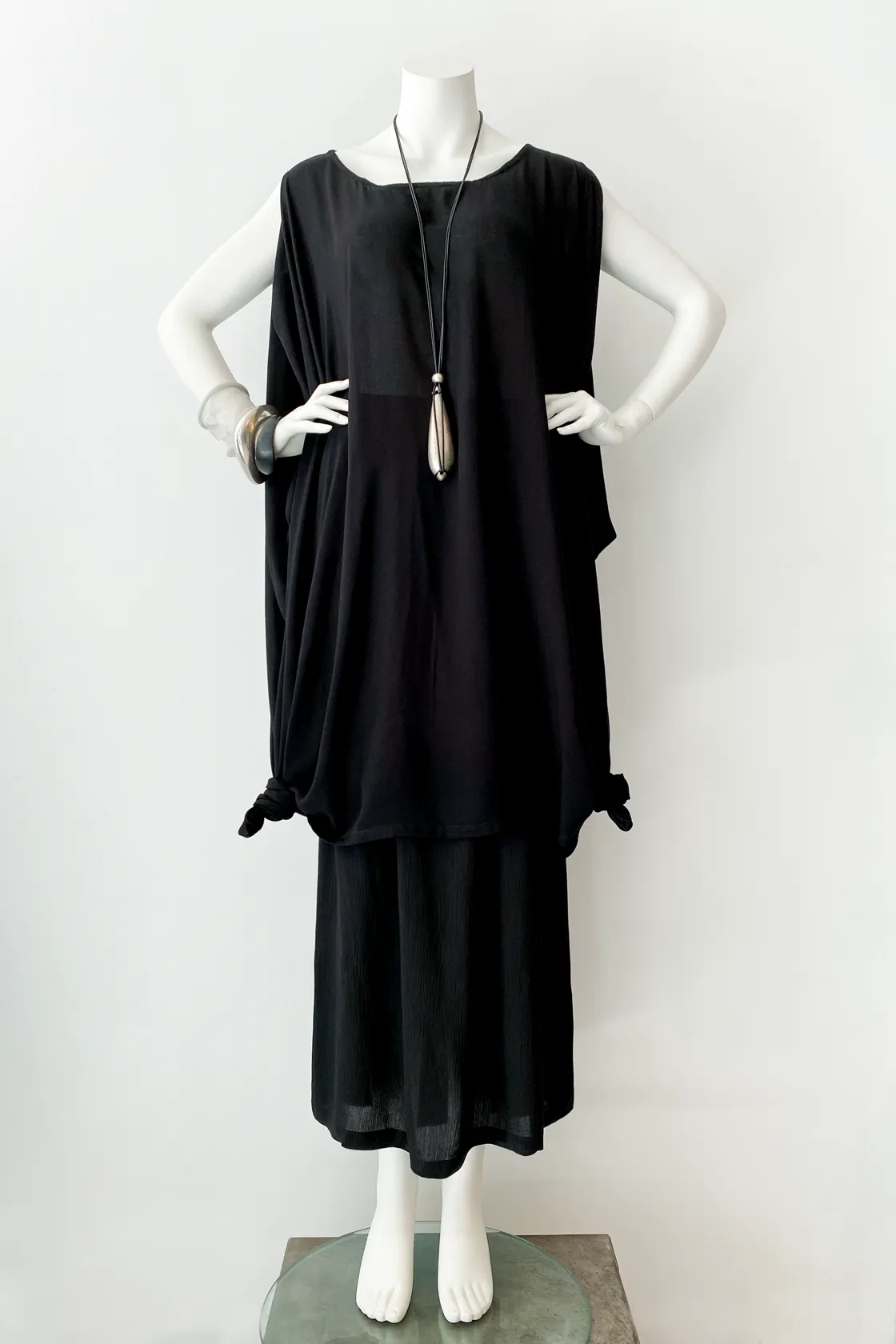 Raya Tunic in Black Delphi