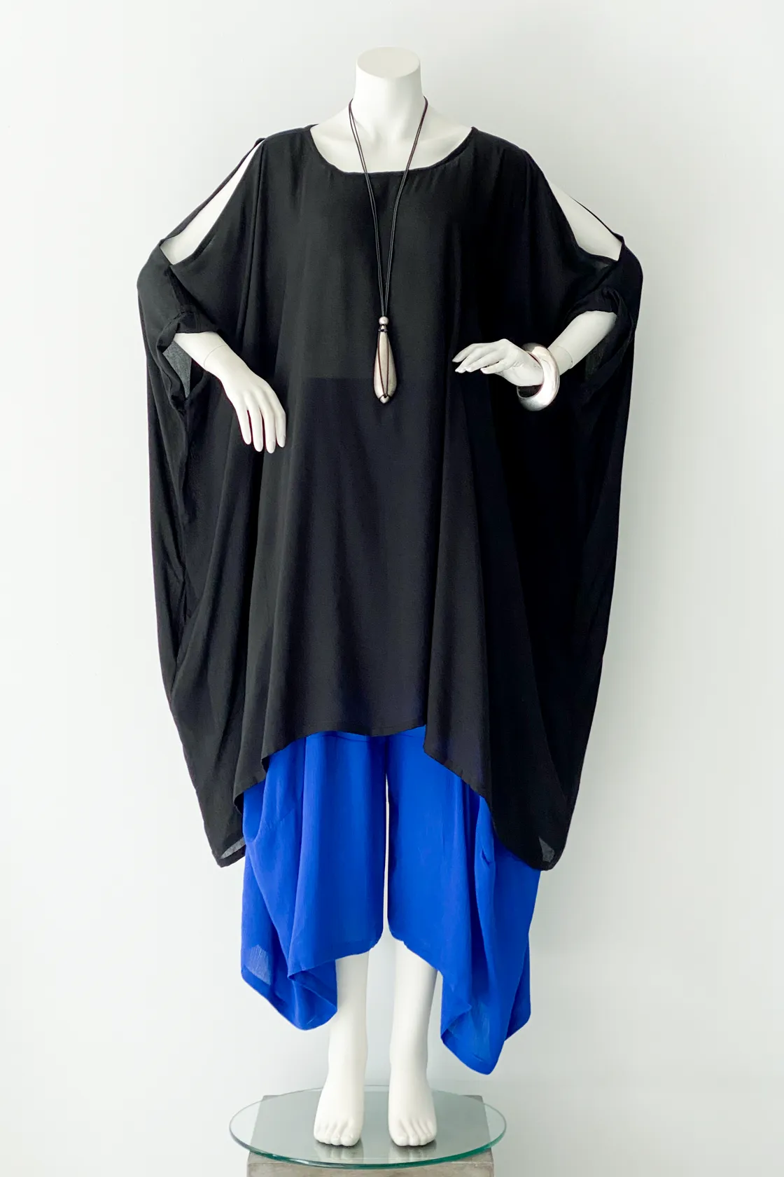 Raya Tunic in Black Delphi