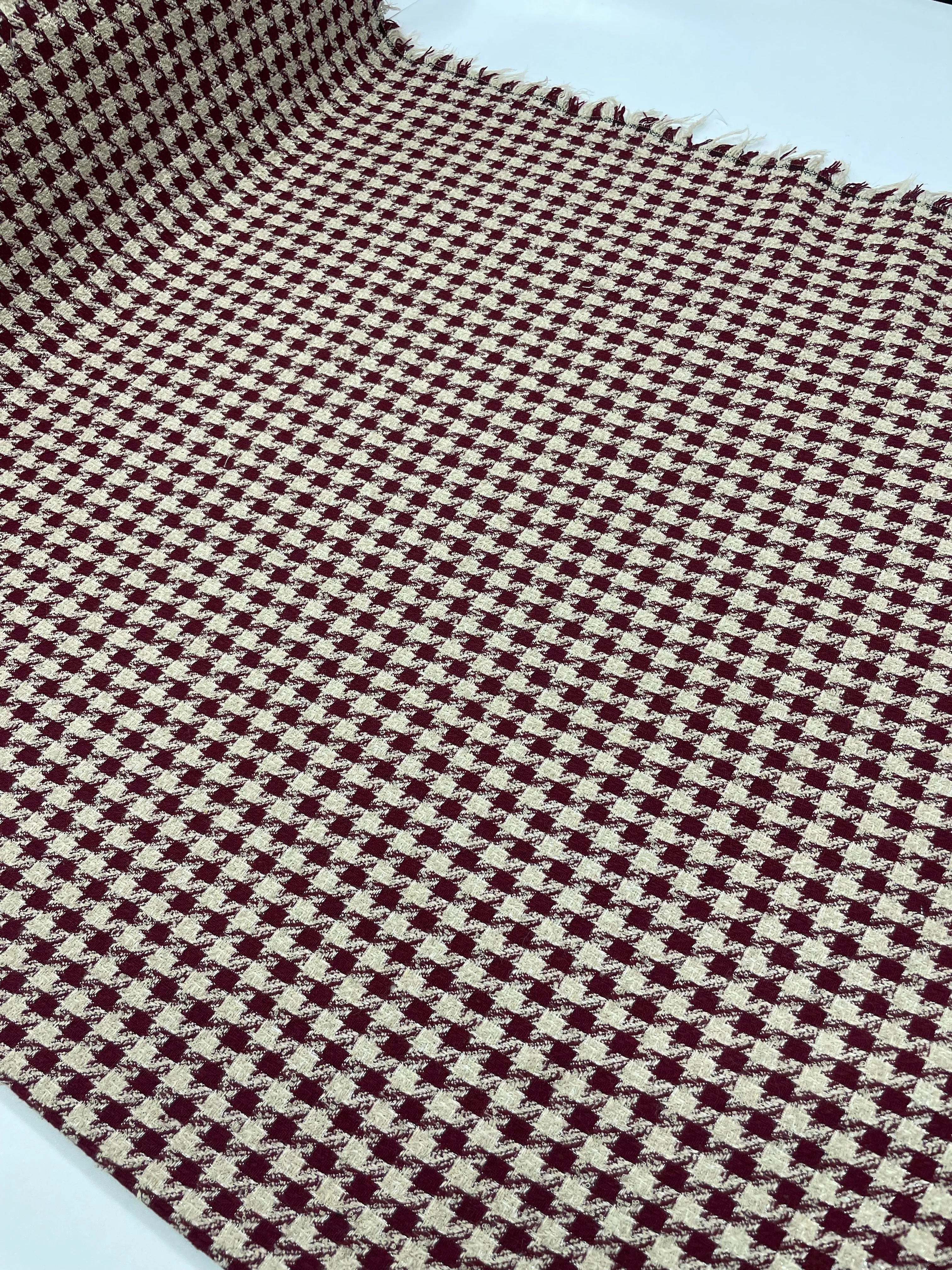 Tweed Special - Classic Houndstooth Wineberry